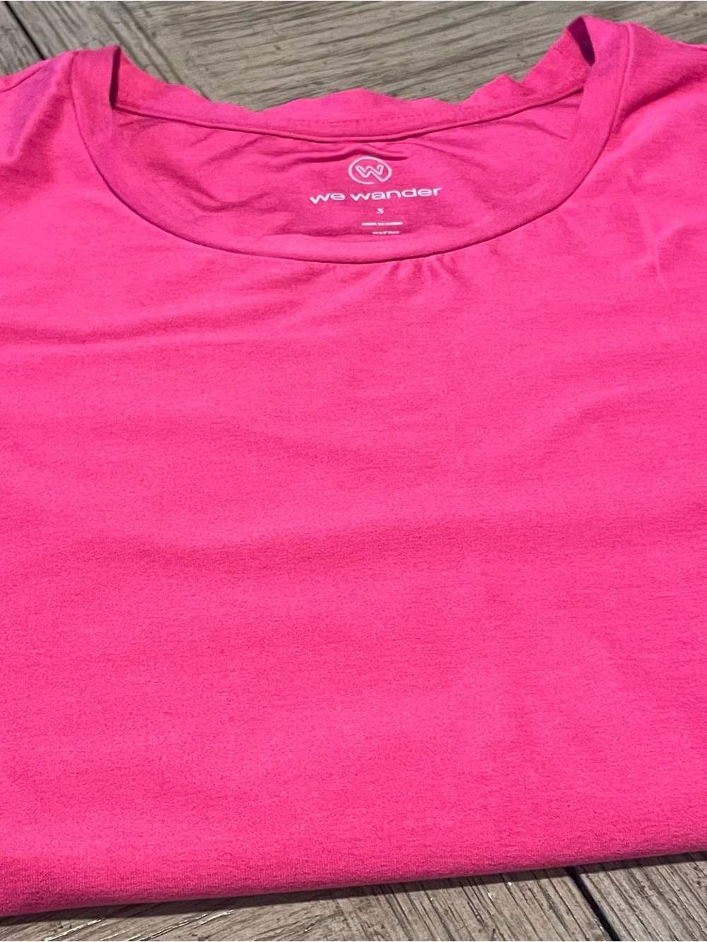 We Wander women’s top, small, bright pink - Picture 4 of 4
